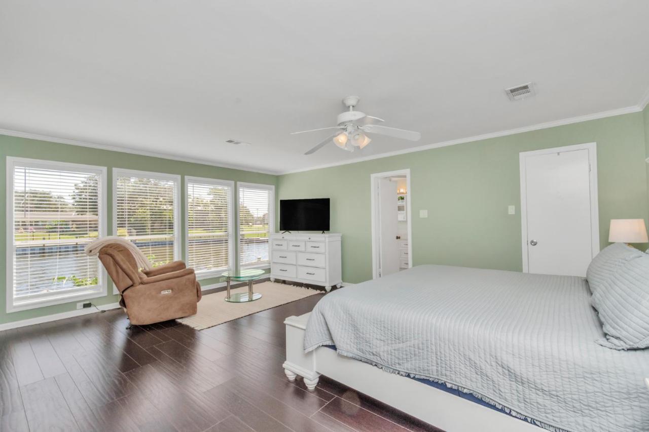 Beauty On The Water! Lake House Near The Beaches! Galveston Exterior foto